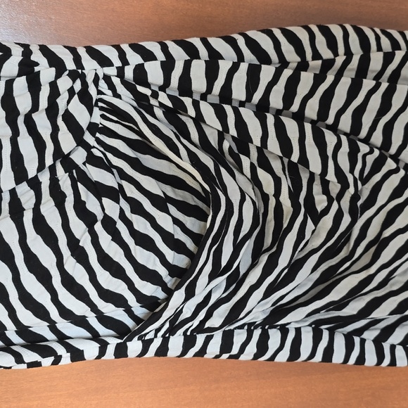 41 Hawthorne Dress - Picture 3 of 6